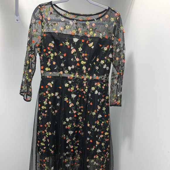 Dresses for Sale - Picture 3 of 4